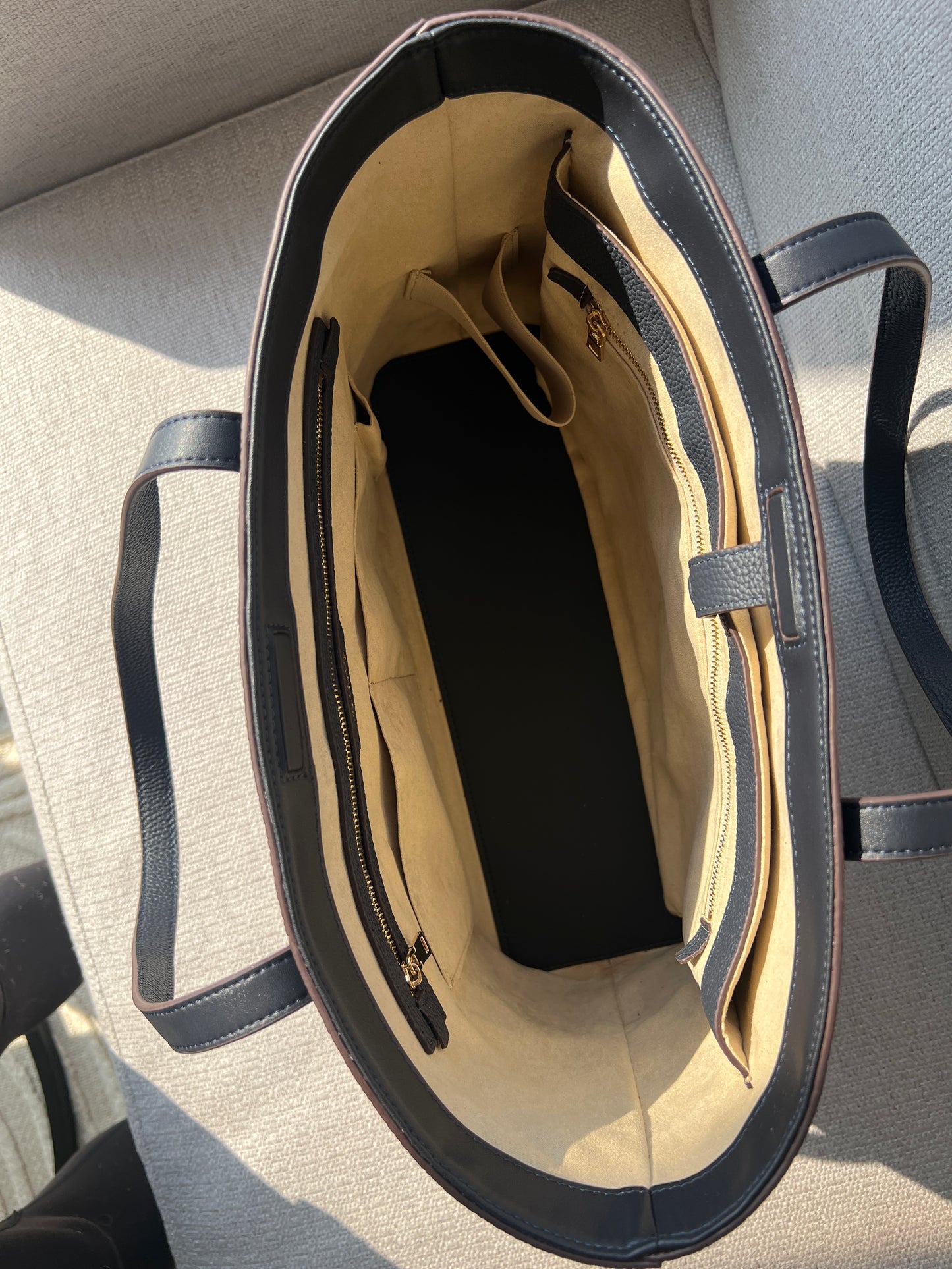 Ashberry Smart Tote Bag