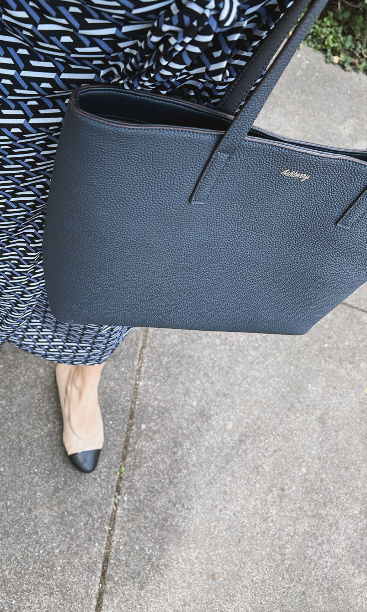 Ashberry Smart Tote Bag