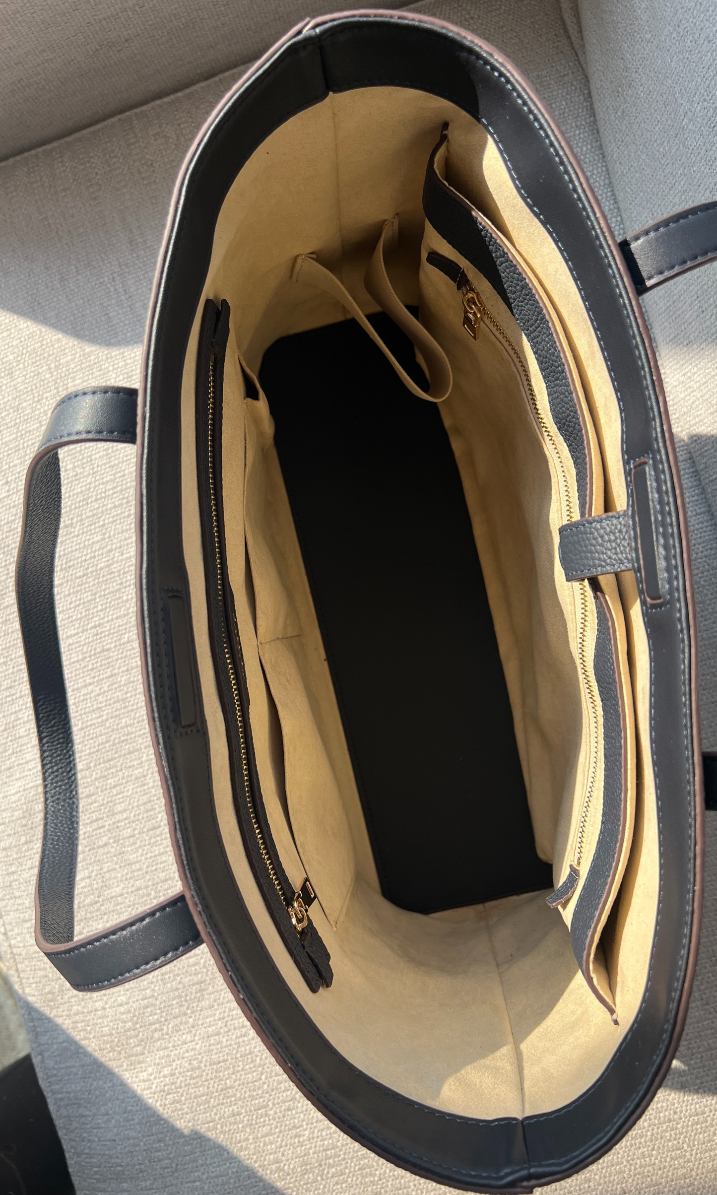 Ashberry Smart Tote Bag