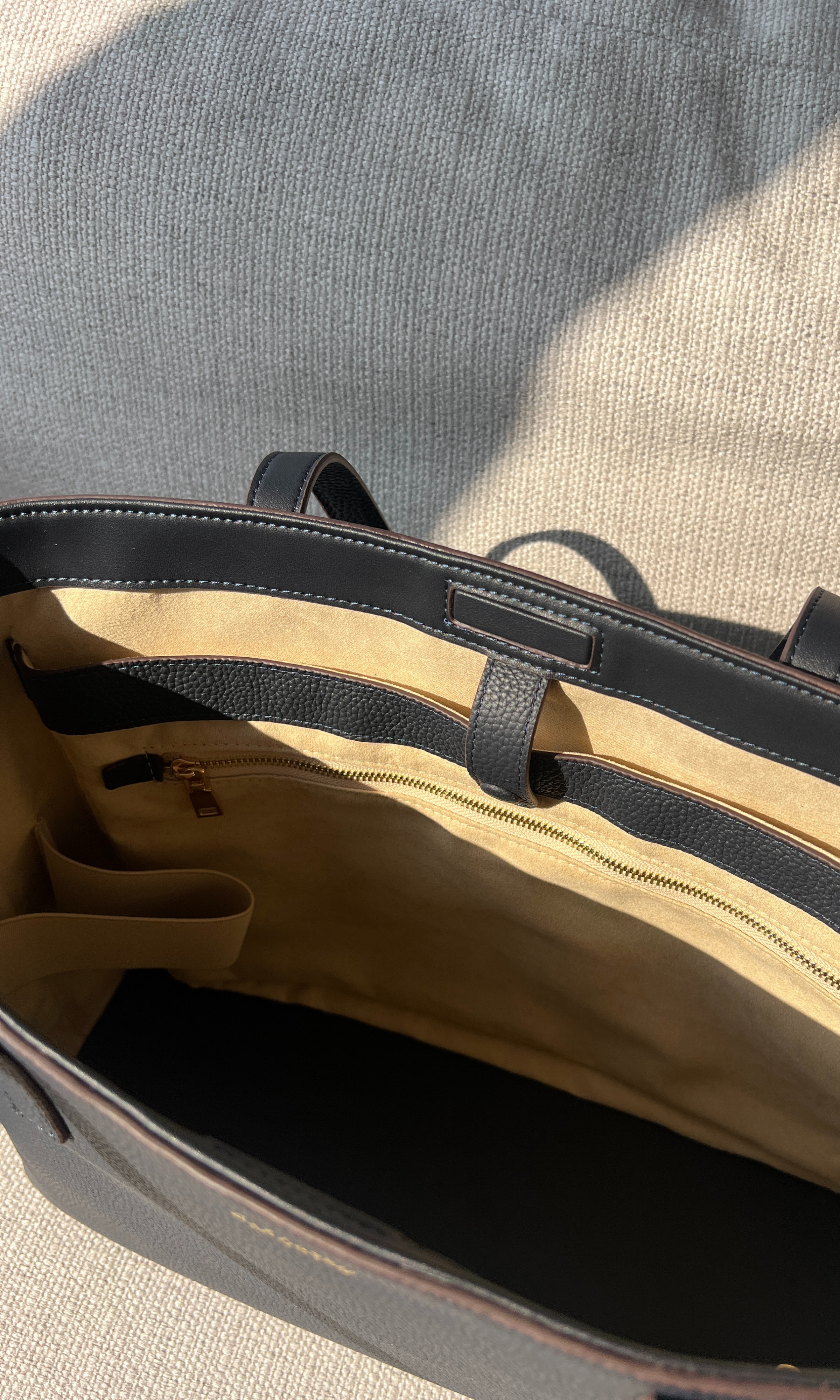 Ashberry Smart Tote Bag