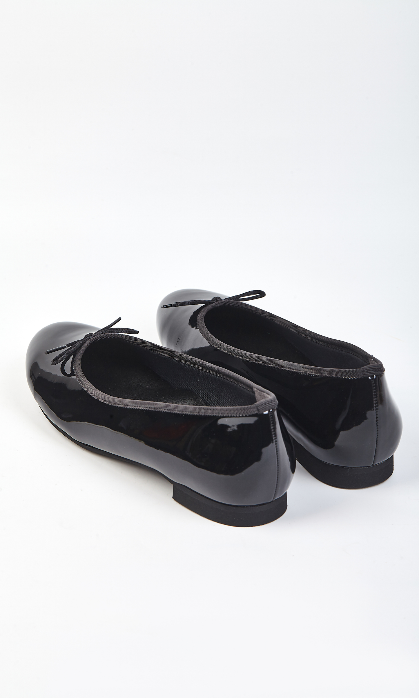 Enamel Black Cloud Flats